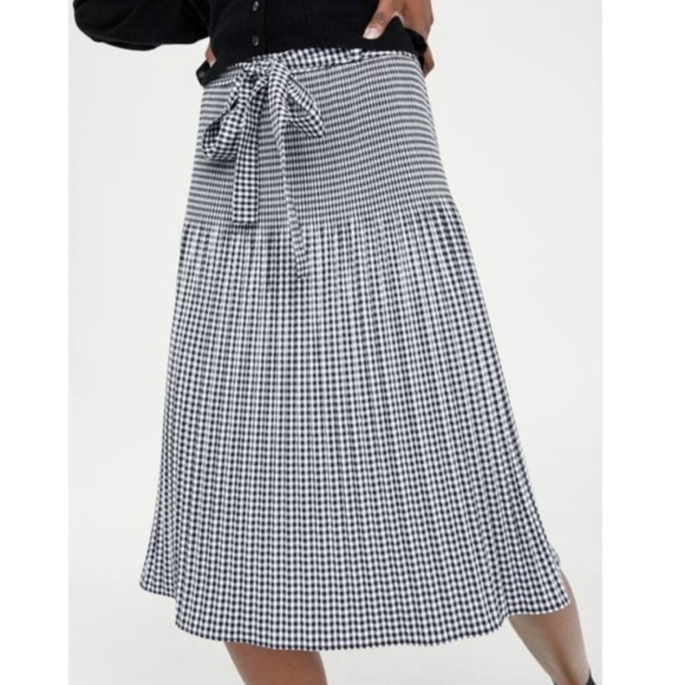 Zara ~new ~Gingham Check Smocked Pleated Skirt in size XS